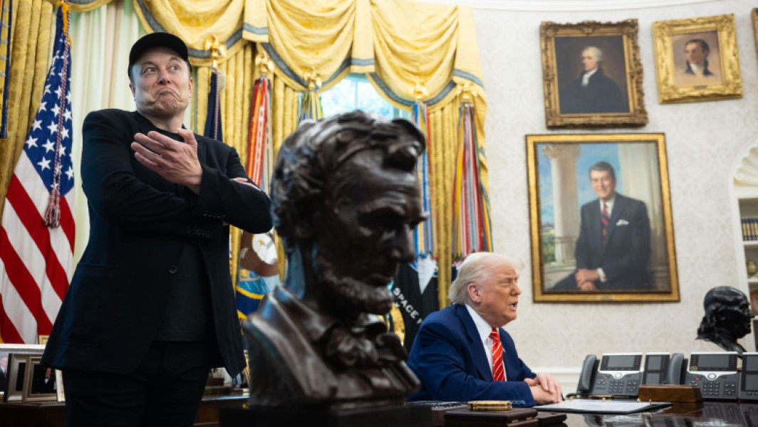 fii atent la reluarea contractelor cu SpaceX în timpul mandatului lui Trump și Elon Musk
