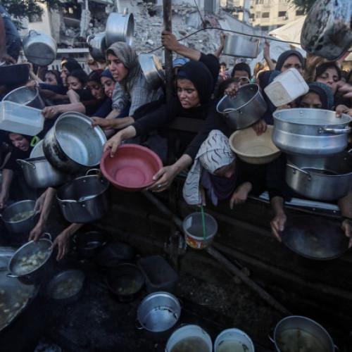 Focuri de armă asupra palestinienilor care așteptau ajutor umanitar în Fasia Gaza