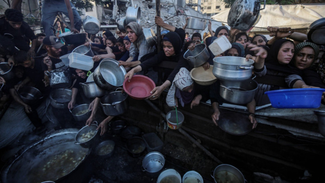 Focuri de armă asupra palestinienilor care așteptau ajutor umanitar în Fasia Gaza