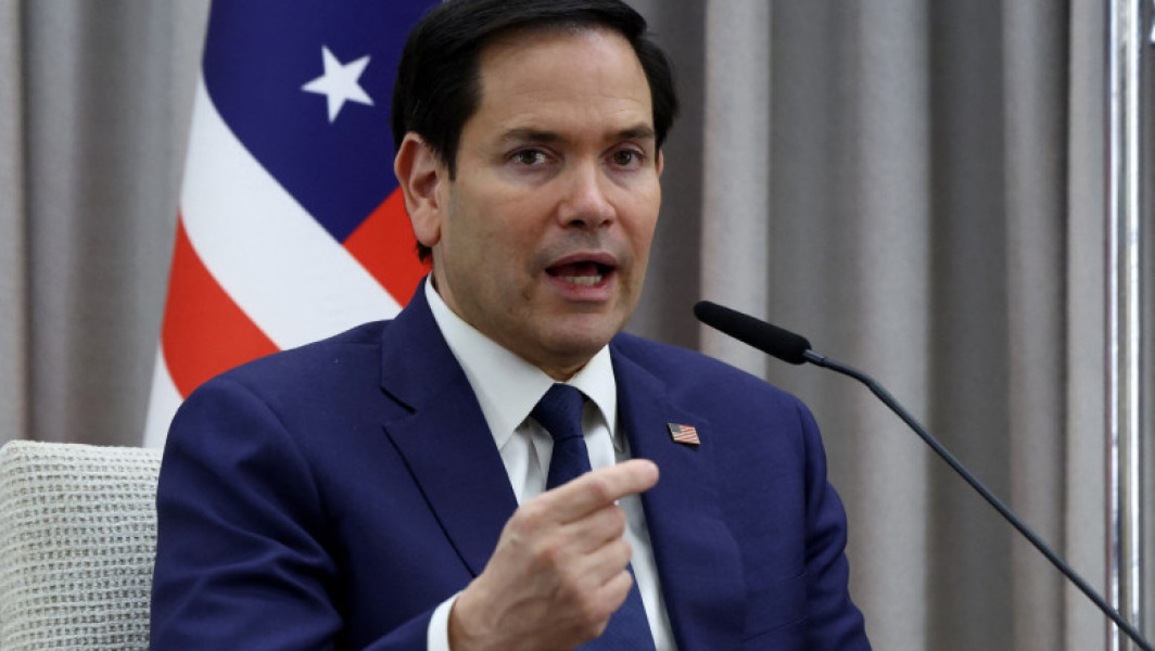 Secretarul de stat american Marco Rubio a pregătit terenul pentru expulzarea unor rezidenți permanenți în SUA, chiar dacă aceștia dețin acte valabile. Potrivit declarațiilor sale, autoritățile americane au stabilit că unii dintre acești rezidenți au oferit sprijin liderilor unor bande haitiene, care au legături cu o organizație considerată teroristă de către Statele Unite.