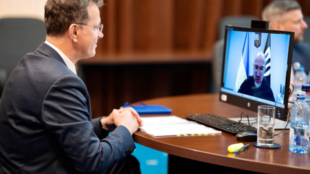 discuție între ministrul apărării din românia și omologul său din ukraine despre cooperare în domeniul apărării