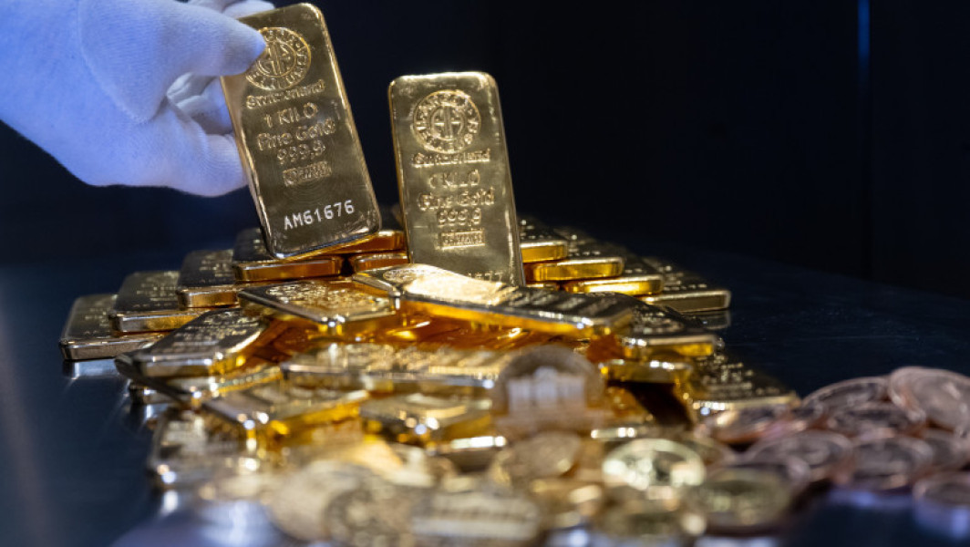 serbia planează să readucă acasă toată rezervele de aur, în valoare de aproximativ șase miliarde de dolari, pentru a întări securitatea acestor fonduri în perioada de criză. Declarația a fost făcută de Banca Națională a Serbiei și face ca Serbia să devină prima țară din Europa de Est care nu mai păstrează niciun lingou de aur în centre precum Elveția, Marea Britanie și SUA.