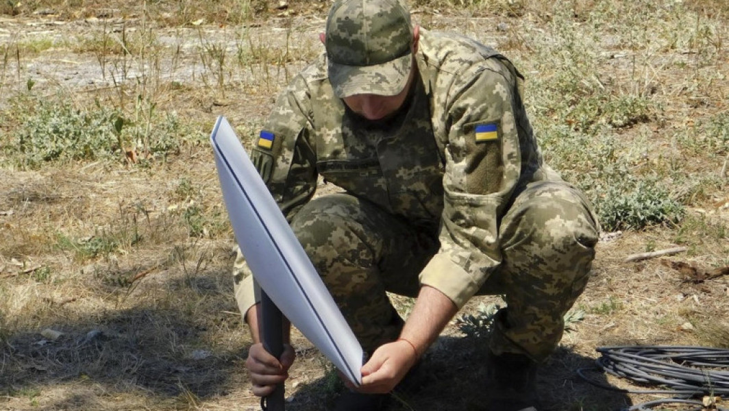 probleme cu sistemele starlink folosite de militarii ucraineni în timpul nopții