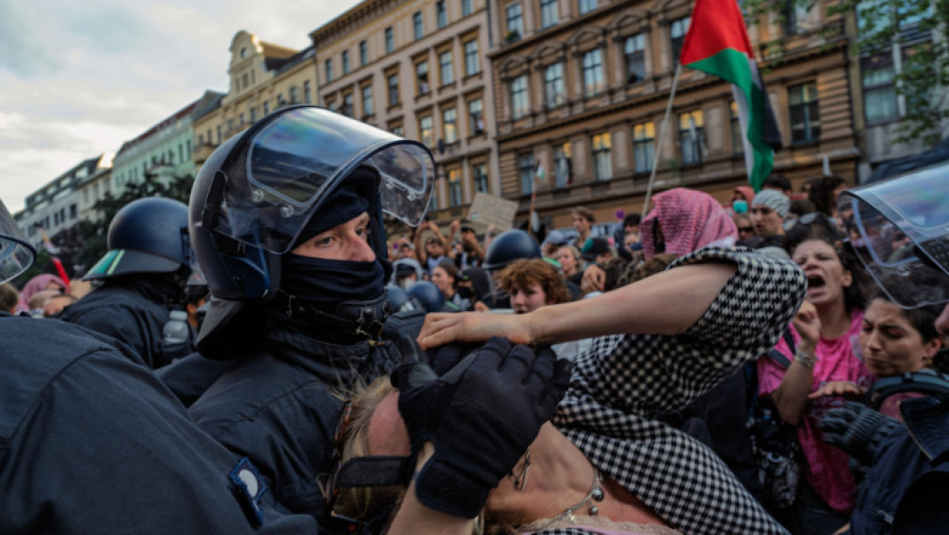 Arestări și conflicte la protestele din Berlin în sprijinul Palestinei și pentru drepturile LGBT