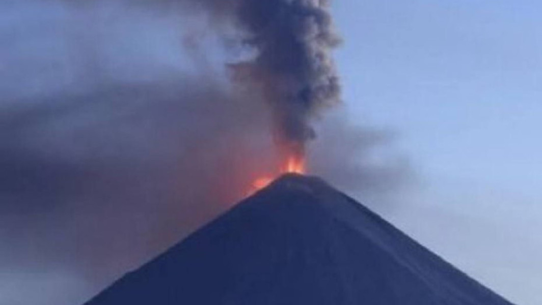 vulcanul kliucevskaia sopka a intrat în eruptie după seismul devastator din kamceatka