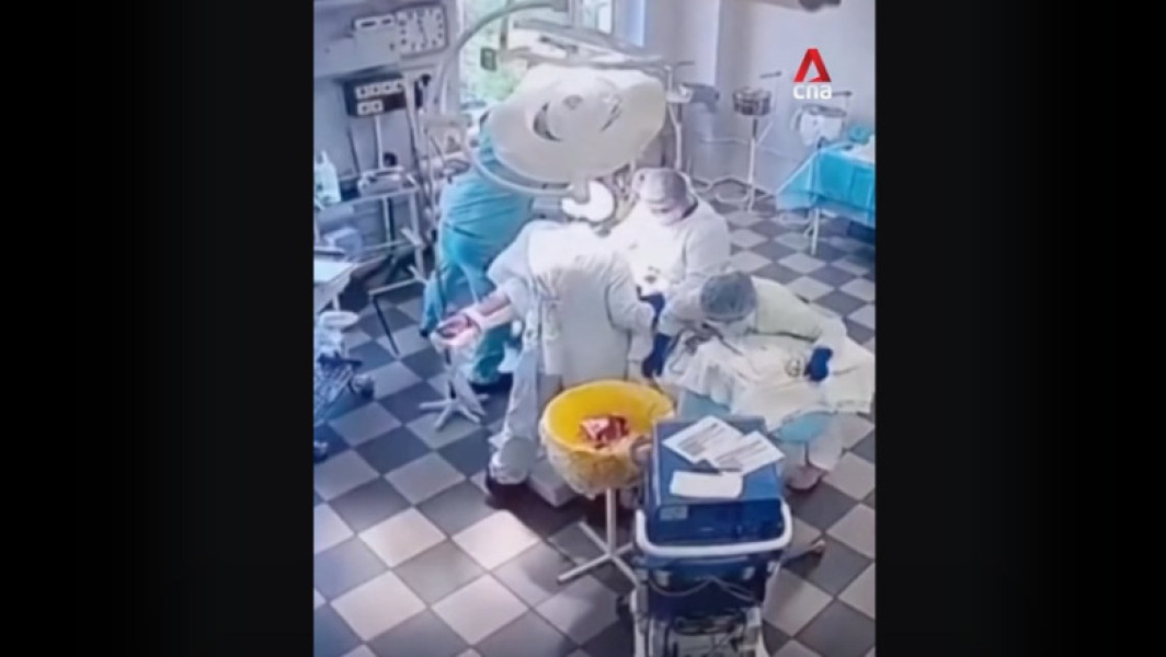 echipa de chirurgi continuă o operație în timpul unui cutremur puternic în Kamceatka