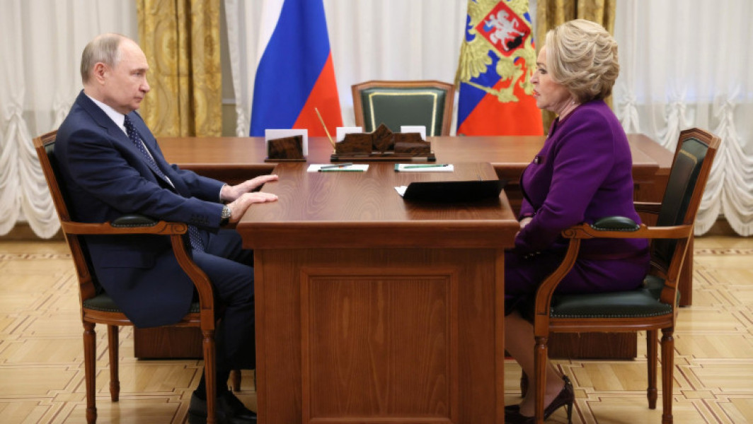 Valentina Matvienko, cea mai înaltă femeie din statul rus și una dintre cele mai apropiate aliațe ale lui Vladimir Putin, a atras atenția lumii printr-o apariție surprinzătoare la Geneva, săptămâna aceasta. Până atunci, ea a stat în umbră, fiind considerată o figură influentă, dar discretă, în cercul apropiat al liderului de la Kremlin.