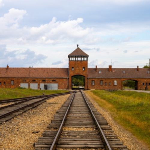 Campanie pentru combaterea negării Holocaustului la muzeul Auschwitz-Birkenau