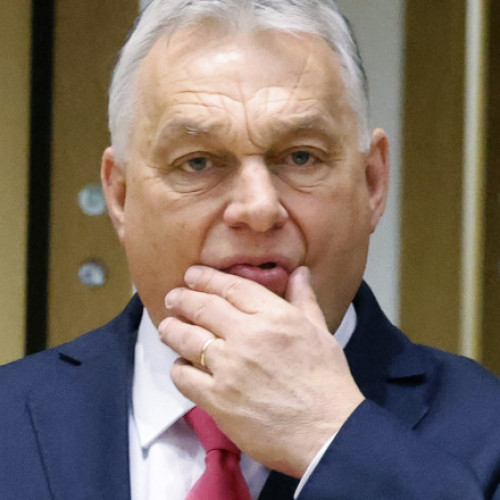 Ungaria va oferi subvenții anuale funcționarilor publici, inclusiv polițiștilor și profesorilor, de 1 milion de forinti (aproximativ 3.000 de dolari), a afirmat prim-ministrul Viktor Orban. Conform afirmațiilor sale, această sumă poate fi folosită pentru rambursarea creditelor ipotecare sau ca avans pentru un nou credit. Potrivit digi24.ro, Orban a anunțat, totodată, că decizia finală în privința programului va fi luată luna viitoare.