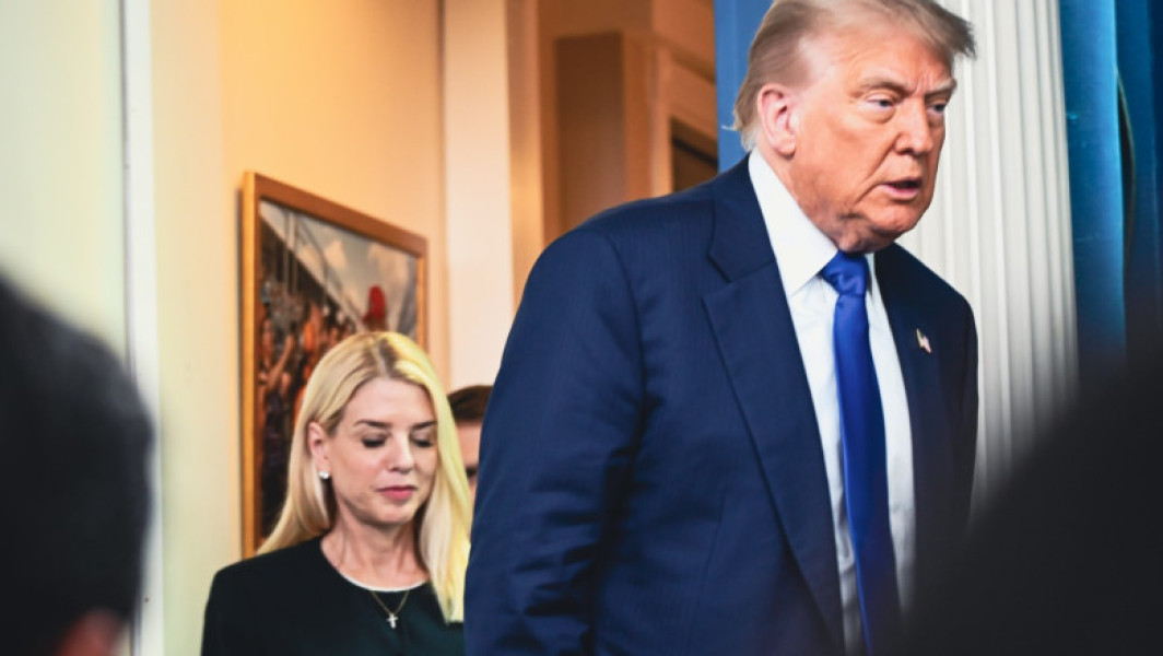 anunțarea anchetei asupra presupusei conspirații impotriva lui Donald Trump de către procurorul general al Statelor Unite