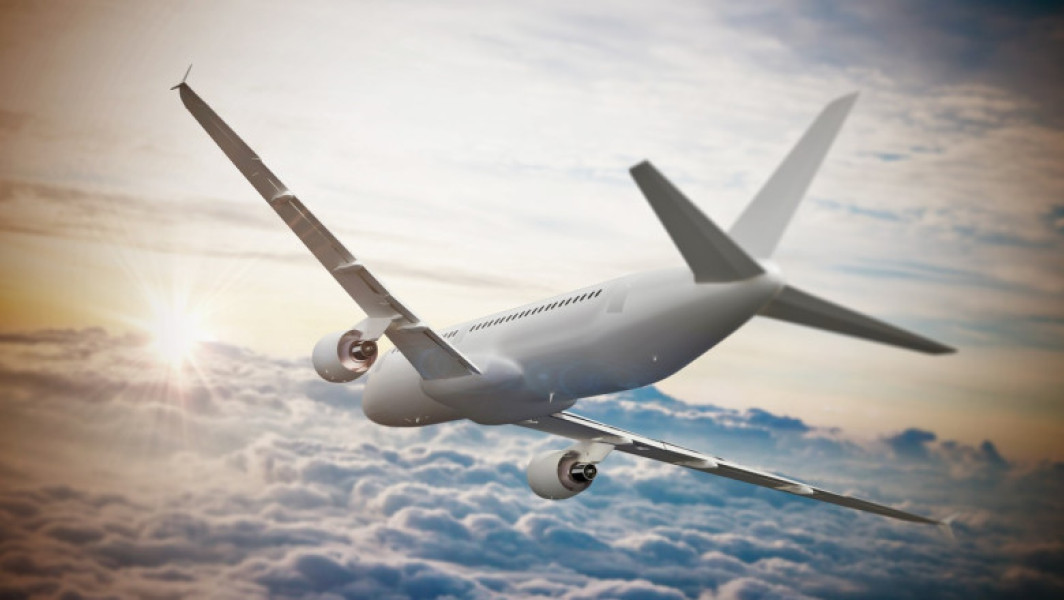 Un adolescent britanic s-a ratacit pe un aeroport spaniol aglomerat și a urcat din greșeală într-un zbor spre Italia, în loc de cel spre Londra, relatează The Guardian. Tânărul de 15 ani trebuia să zboare cu compania aeriană Tui de pe insula Menorca către Stansted, Londra, dar a fost observat de personalul aeroportului în timp ce se plimba printre turiști.
