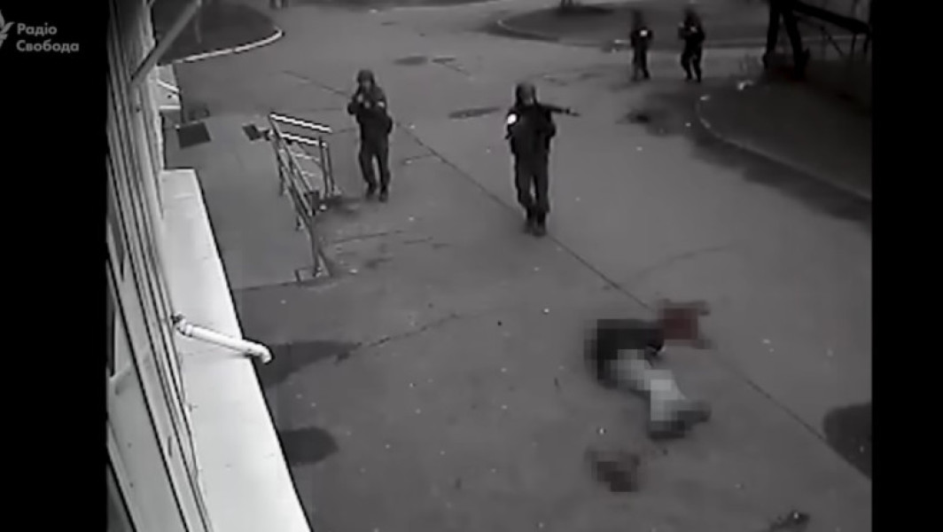 Crima brutală în Bucea: imagini surprinse de camerele de supraveghere arată uciderea unui bărbat de 70 de ani