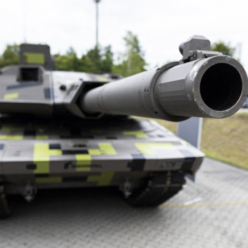 Șeful celui mai mare producător german de arme spune că prețurile tancurilor și armamentului vor scădea, în timp ce Europa se înarmează