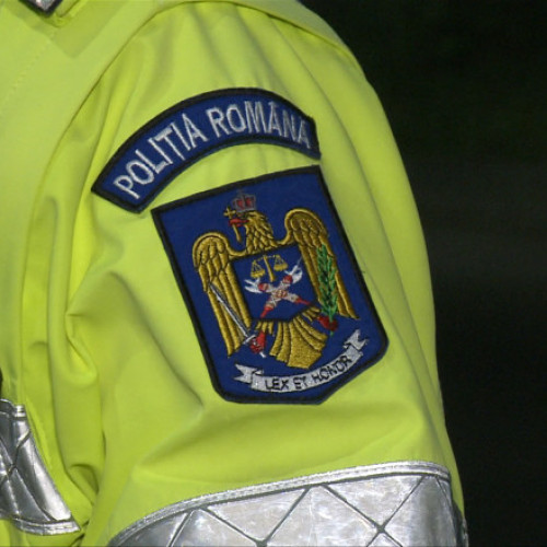 O femeie de 28 de ani a fost arestată preventiv după ce a agresat un poliţist