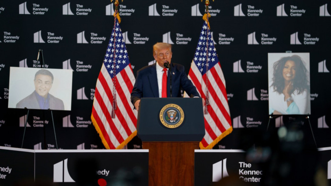 Donald Trump anunță câștigătorii premiilor Kennedy Center și promite sfârșitul politicii woke