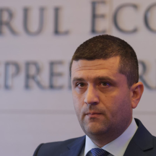 Exclusiv Ministrul Economiei: În mijlocul Fabricii de Pulberi din Făgăraș se află o groapă de gunoi ilegală, unde apar incendii