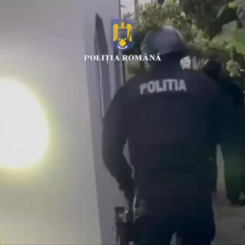 Video Jaf de proporții în Capitală. Seif cu bunuri în valoare de 20.000 de euro, spart cu unelte improvizate