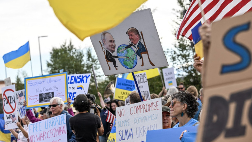 plictisiți de conflictul din Ucraina, proteste în Anchorage împotriva întâlnirii dintre Trump și Putin