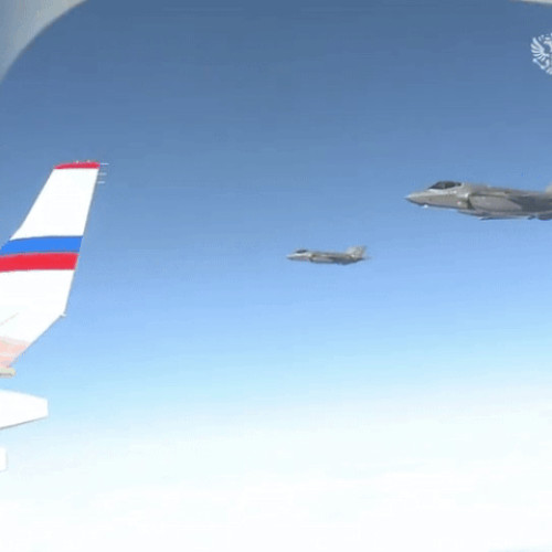 Video Kremlinul anunță că aeronava lui Putin a fost escortată de avioane americane F-35 „în drumul de întoarcere din Alaska spre Rusia”