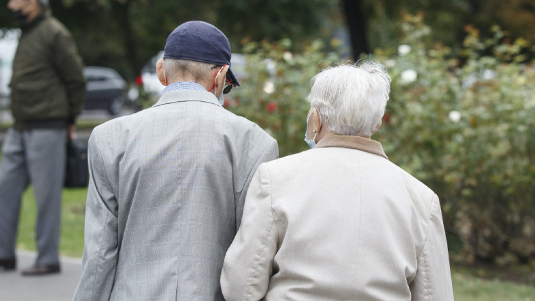 Un pensionar chinez, pe cale să-și părăsească familia pentru o iubită artificială