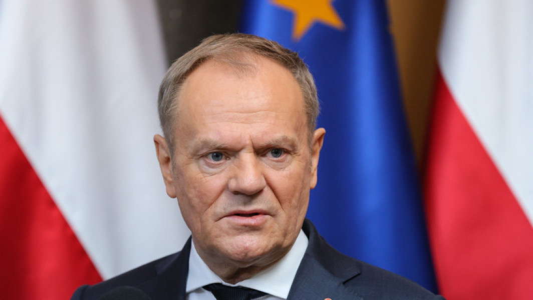Premierul polonez Donald Tusk critică ideea unui loc de negociere a păcii între Zelenski și Putin în Budapesta
