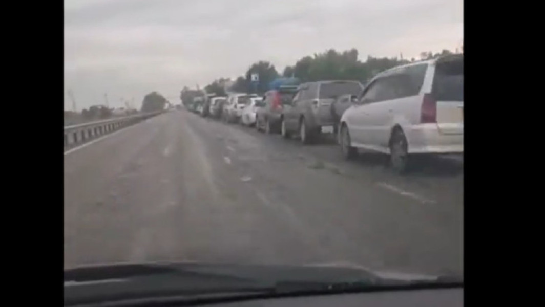 Probleme în aprovizionarea cu benzină în regiuni din Rusia și teritorii ucrainene controlate de Moscova