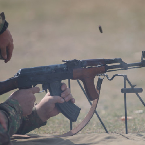 Kalasnikov testează noua mitralieră RPL-7 pe frontul din Ucraina