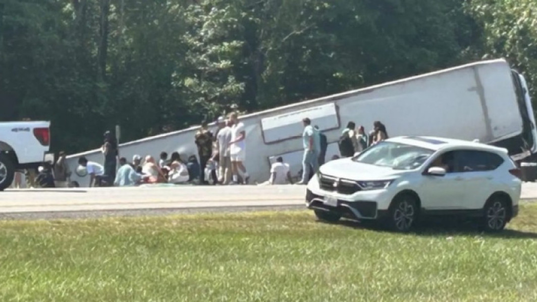 accident grav cu autobuz turistic în apropiere de Buffalo, New York