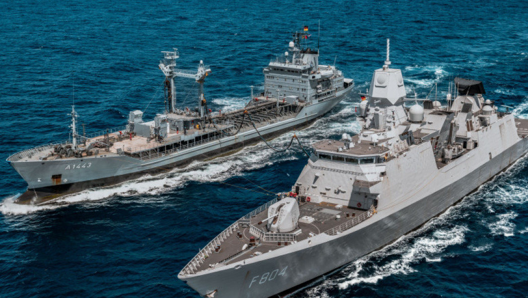 două nave de război NATO au sosit în riga, pentru misiunea baltic sentry