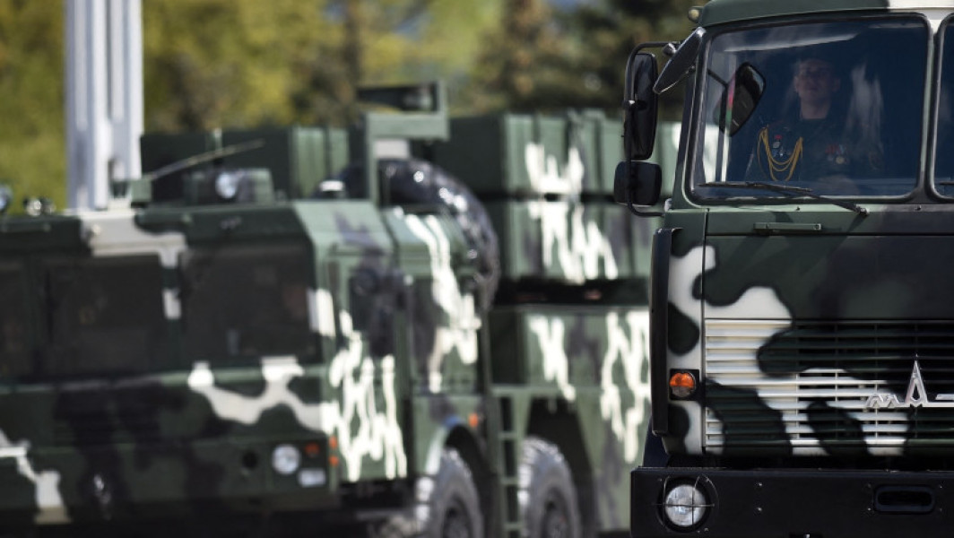 Belarus analizează posibilitatea de a echipa sistemele sale de rachete cu lansare multiplă "Polonez" cu focoase nucleare