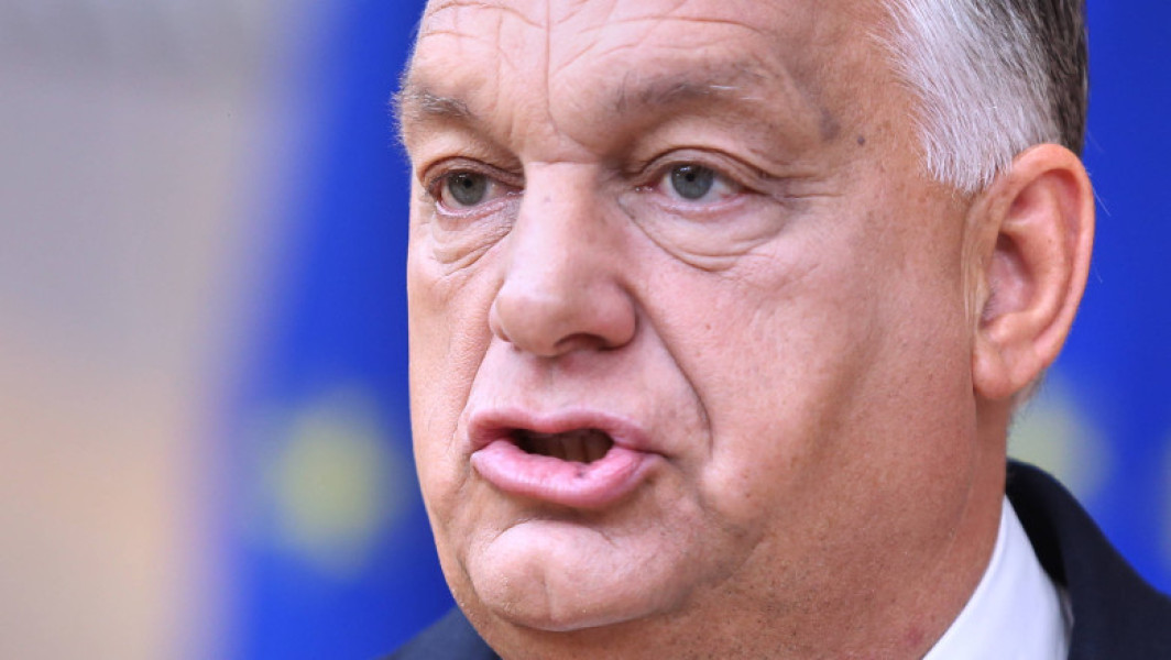 Ungaria continuă să mențină relații energetice strânse cu Rusia, în ciuda eforturilor Uniunii Europene de a reduce dependența de gazul rusesc. Prim-ministrul Viktor Orban nu doar că păstrează contractele cu Moscova, ci și semnează noi acorduri care mențin această relație, ceea ce, potrivit analizelor, reprezintă o strategie coordonată cu Kremlinul pentru a reconstrui influența Rusiei în Europa.