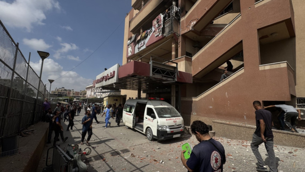 atacuri israeliene asupra spitalului nasser din gaza au dus la cel puțin 15 victime, inclusiv patru jurnaliști, conform declarațiilor oficialilor palestinieni din domeniul sănătății.