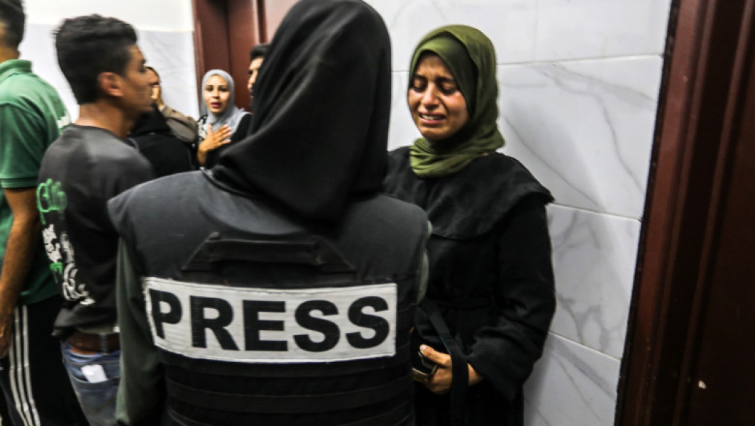 Zeci de jurnaliști uciși în atacuri asupra unor spitale din Gaza