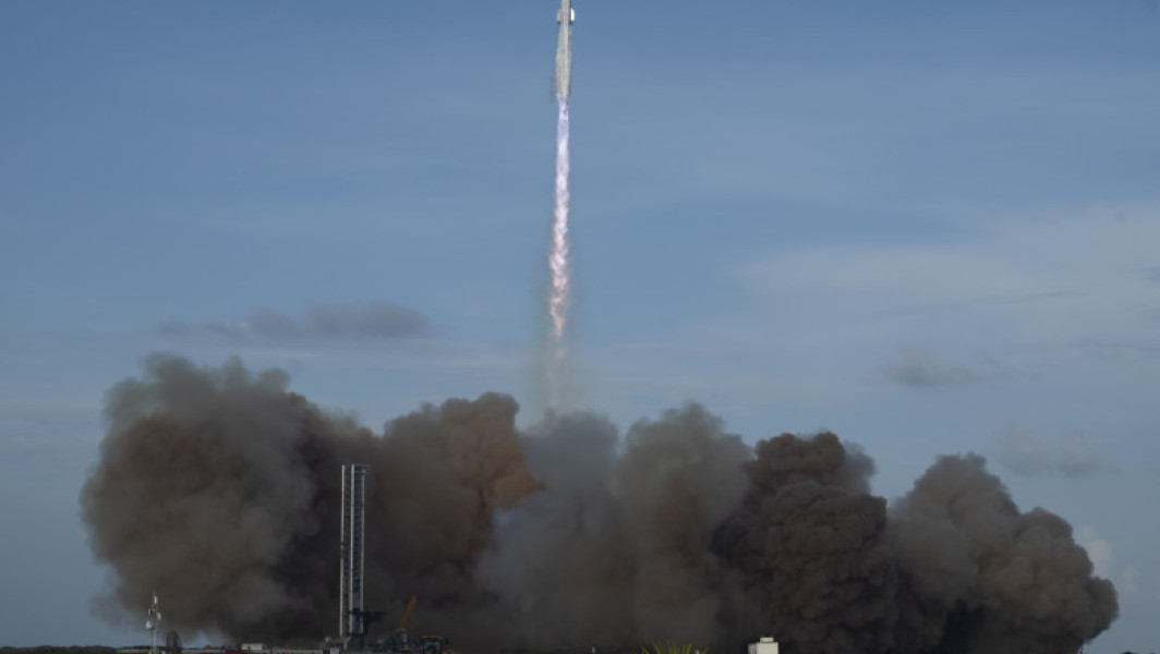 starship, racheta transformatoare a lui elon musk, a efectuat cu succes un nou zbor de testare