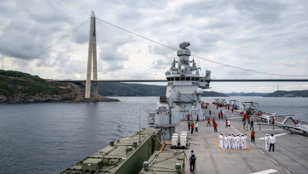 Turcia face pași importanți în dezvoltarea forței sale navale cu construcția primului portavion de mare tonaj, potrivit unor surse din domeniu. Comandantul șantierului naval din Istanbul a anunțat că procesul de construire a navei, denumită provizoriu "Mugem", a început oficial. Contraamiralul Recep Erdinc Yetkin a menționat că nava va fi finalizată înainte de termen.