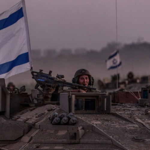 Tancuri israeliene avansează și provoacă distrugeri în Gaza, în timp ce strategii militare se intensifică