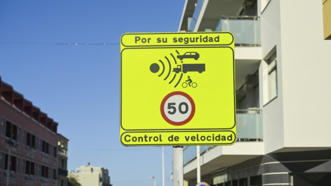 Spania va introduce dispozitive speciale pentru a preveni frânarea bruscă în apropierea radarelor