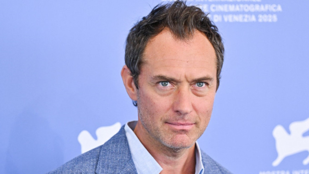 Jude Law în rolul lui Putin la Veneția spune că nu se teme de repercusiuni