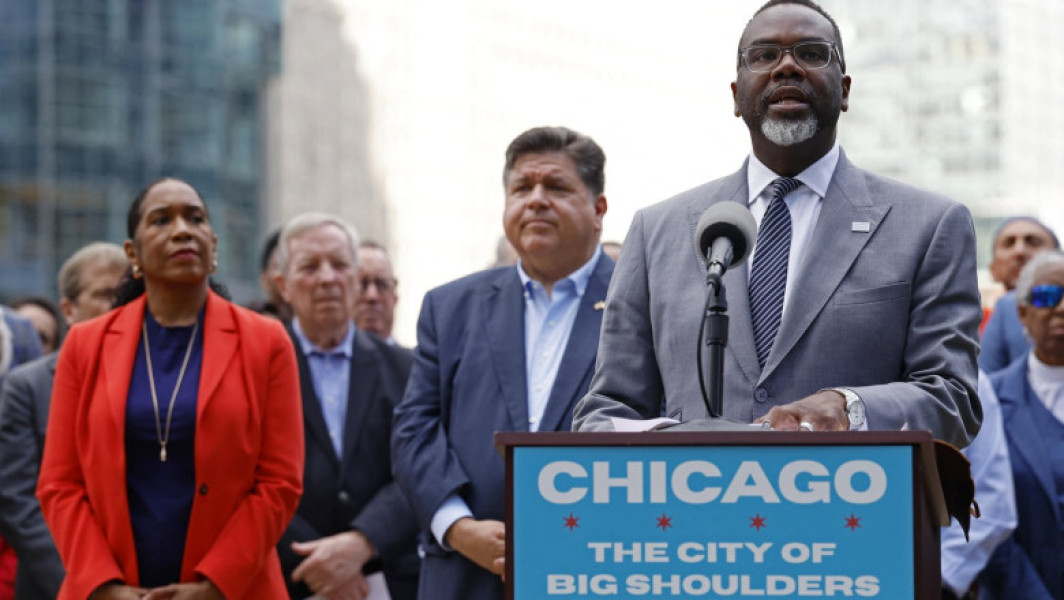 Primarul din Chicago anunță măsuri împotriva planului lui Trump de a desfășura agenți federali