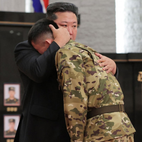 Coreea de Nord glorifică tacticile sinucigaşe la televiziunea de stat înainte de vizita lui Kim Jong Un în China