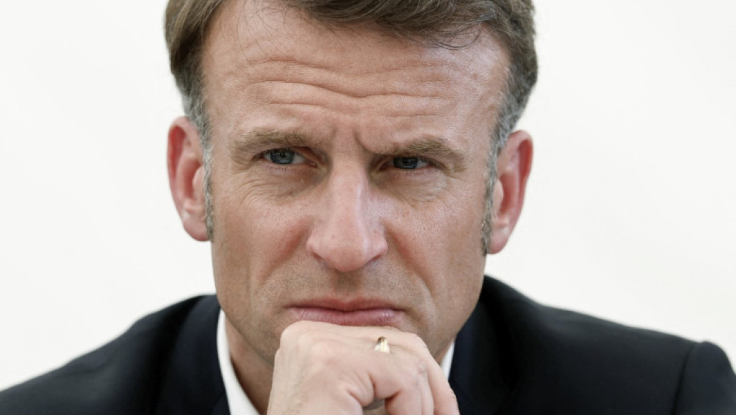 Franța în criză politică: sondaje arată reținere față de Macron și perspective de alegeri anticipate