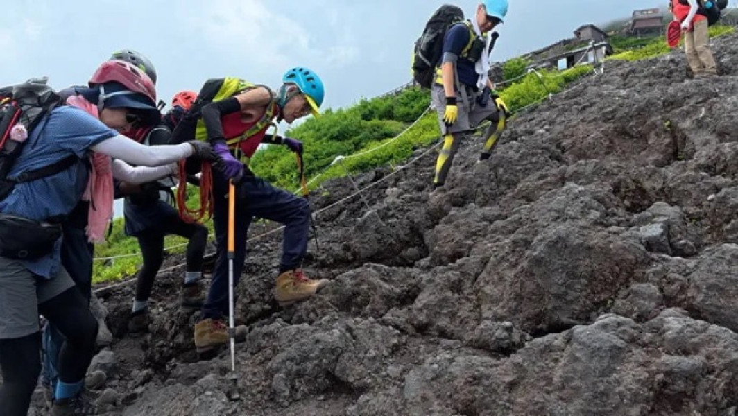 Kokichi Akuzawa, la 102 ani, devine cea mai în vârstă persoană care a urcat Fuji în Japonia