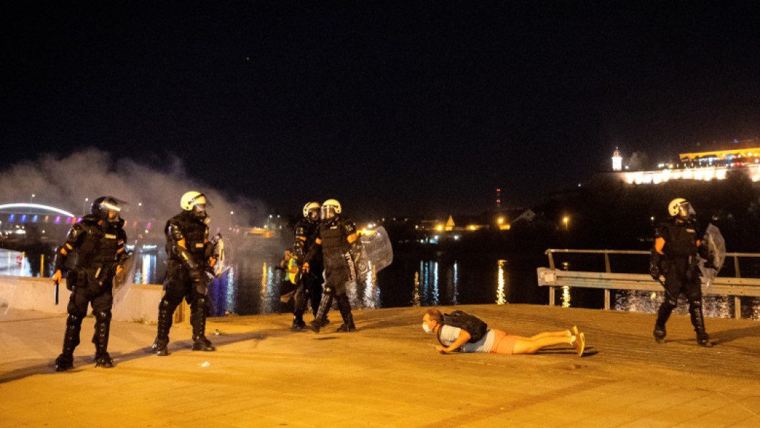 Proteste la Novi Sad: Poliția folosește gaze lacrimogene în campusul unei universități