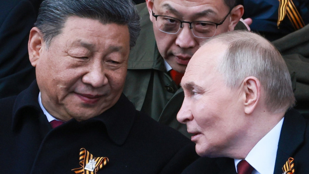 Liderii Putin și Xi discută despre longevitate și transplanturi, surprinși la o paradă în Beijing