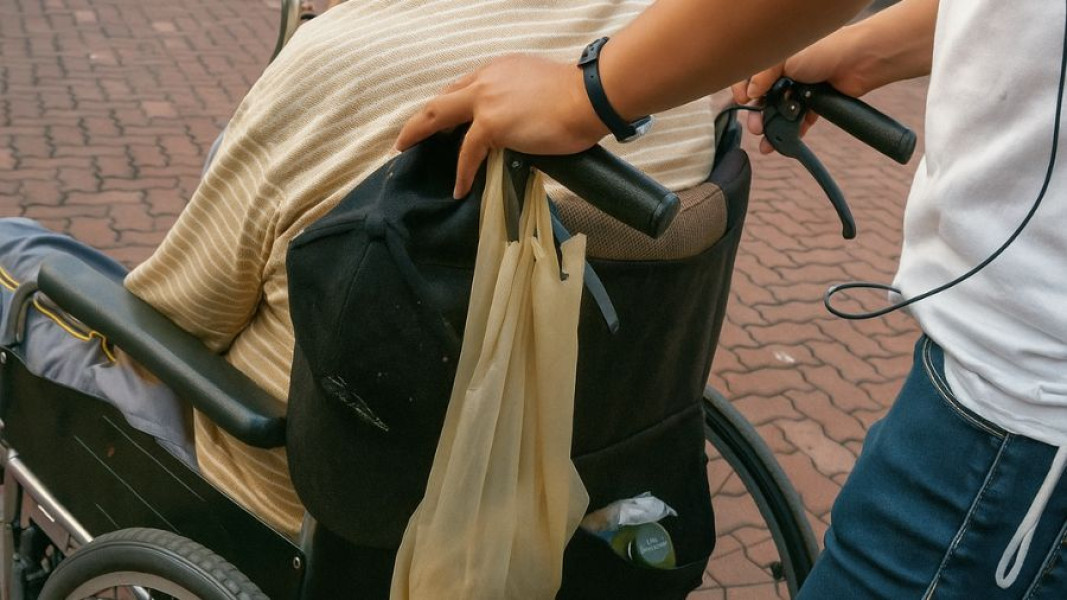 Însoțitorii persoanelor cu handicap grav din Bacău vor primi diferențele salariale până la final de septembrie