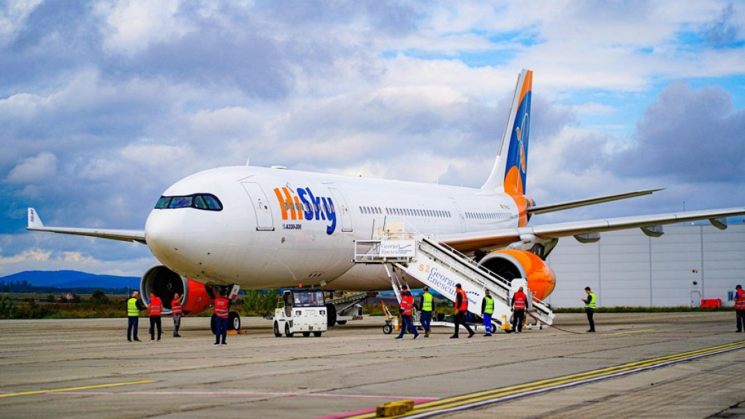 Circa 20 de curse cu pelerini hasidici tranzitează Aeroportul Bacău în 2024