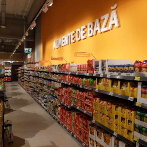 Guvernul prelungește plafonarea adaosului comercial la alimentele de bază până în martie 2026