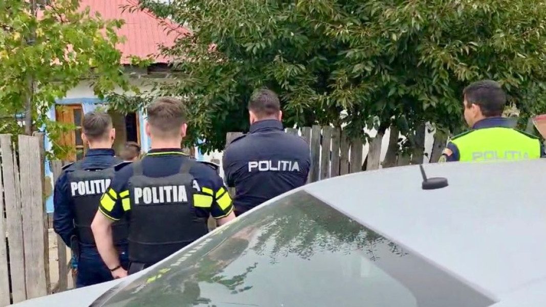 Trei bărbați din Corbasca reținuți după un scandal violent și distrugeri
