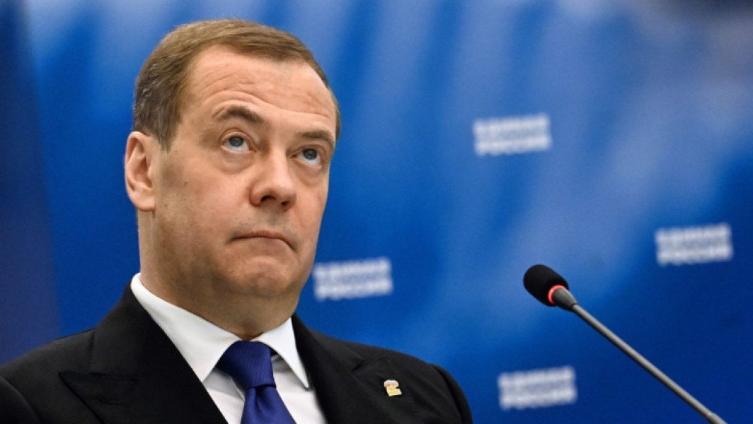 Jignirile dintre fondatorii și Războiul din Ucraina continuă - Oficialul UE recomandă tratament pentru Dmitri Medvedev.