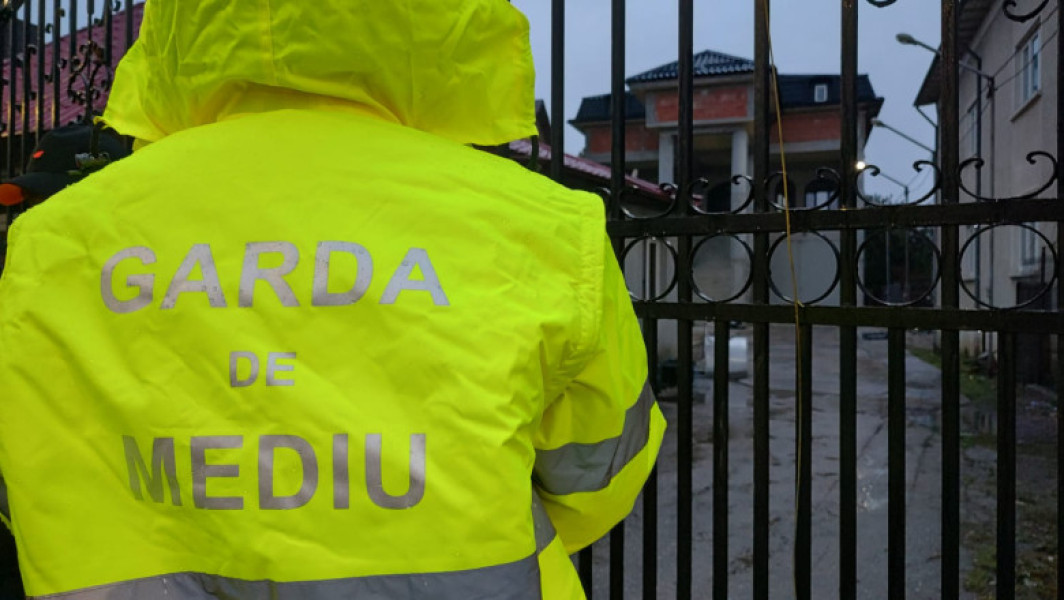 Prima acțiune a Gărzii de Mediu cu drone la Sintești pentru depistarea arderilor ilegale